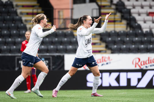 Eskilstuna Uniteds Felicia Rogic jublar