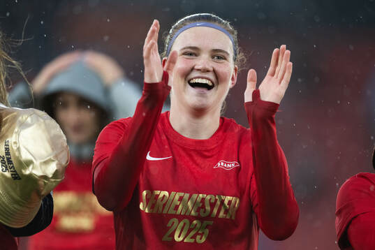 Signe Gaupset of Brann celebrates