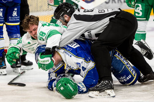 Rögles Filip Johansson och Leksands Tinus Luc Koblar
