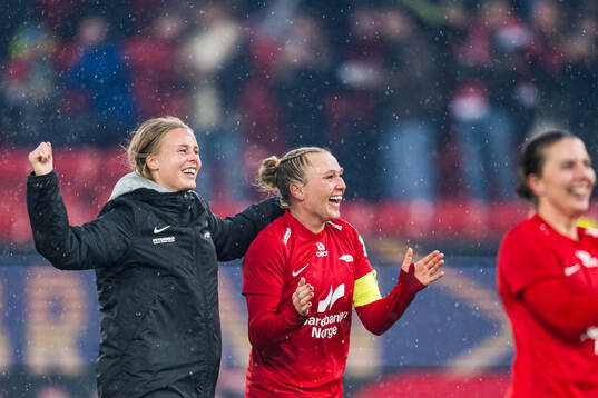 Nora Lie Eghdami and Karoline Haugland of Brann celebrates