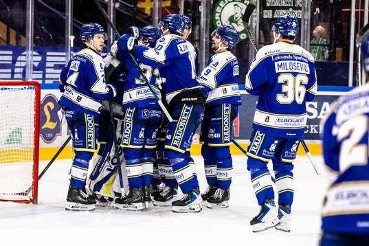 Leksands spelarna jublar