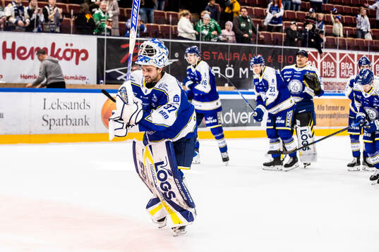 Leksands målvakt Jakob Hellsten jublar