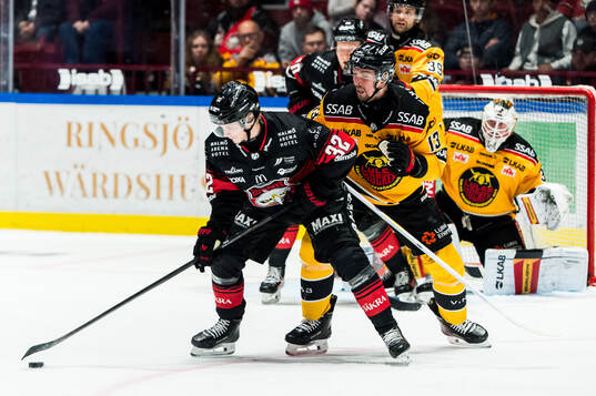 Malmö Redhawks Joona Ikonen och Luleås Eetu Koivistoinen