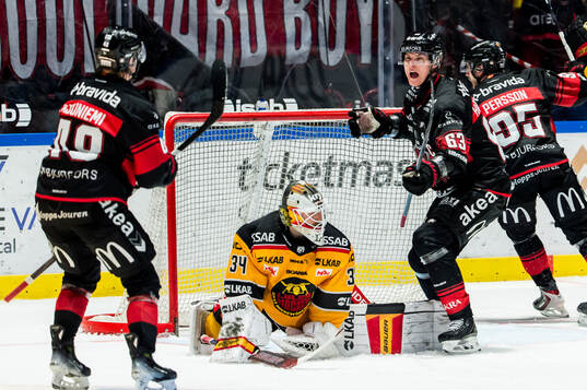 Malmö Redhawks Fredrik Händemark jublar