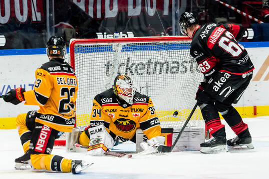 Malmö Redhawks Fredrik Händemark gör 2-1 bakom Luleås
