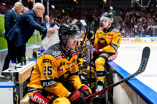 Luleås Filip Eriksson och Isac Hedqvist deppar