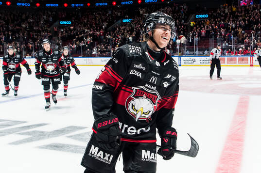 Malmö Redhawks Eemil Viro jublar