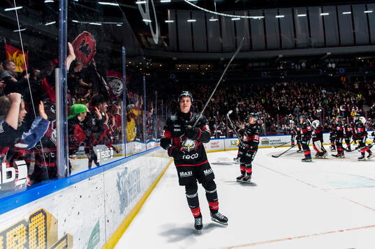 Malmö Redhawks Fredrik Händemark jublar