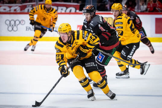 Skellefteås Jonathan Pudas och Örebros Kalle Kossila