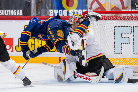 Brynäs målvakt Damian Clara och Djurgårdens Håvard