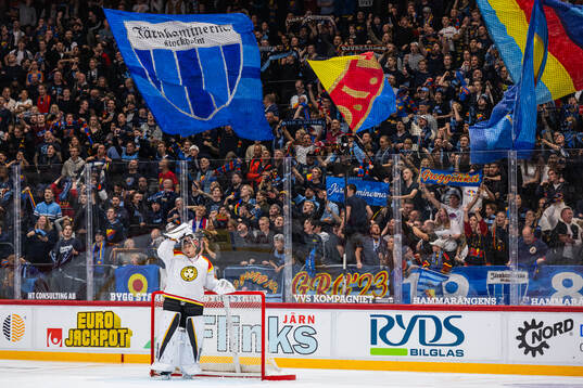 Brynäs målvakt Damian Clara deppar