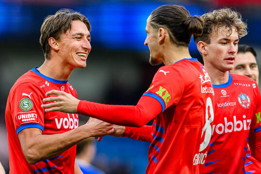 Helsingborgs Wilhelm Nilsson jublar med Ervin Gigovic