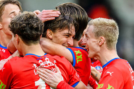 Helsingborgs Wilhelm Nilsson  jublar med lagkamrater