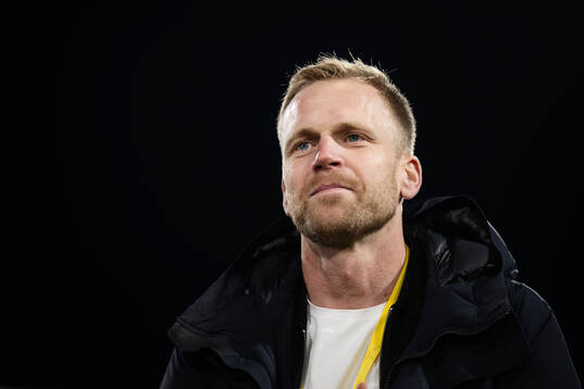 Häckens målvakt Peter Abrahamsson tackas av