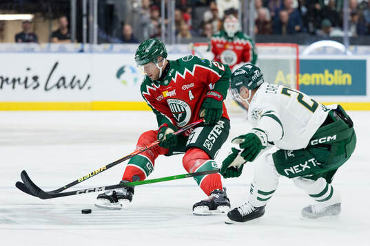 Frölundas Christian Folin och Färjestads Gabriel Carlsson