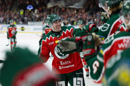 Frölundas Max Lindholm jublar