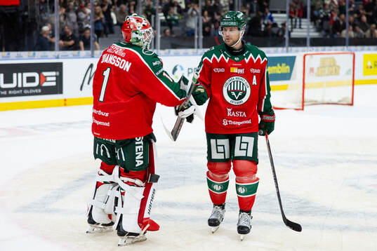 Frölundas målvakt Lars Johansson och Christian Folin