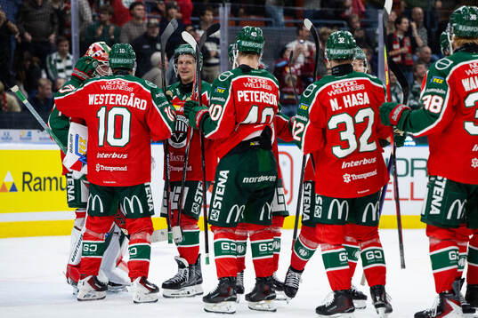 Frölundas spelare jublar