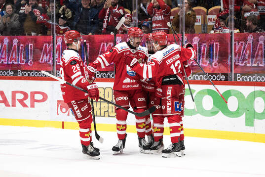 Timrås Anton Heikkinen jublar