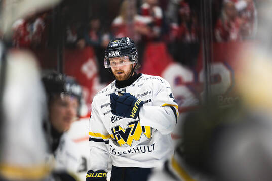 HV71s Riley Woods