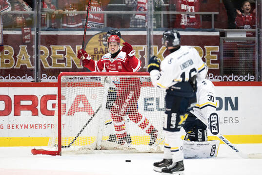 Timrås Eddie Genborg jublar