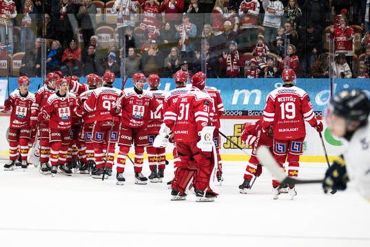 Timrås spelare jublar