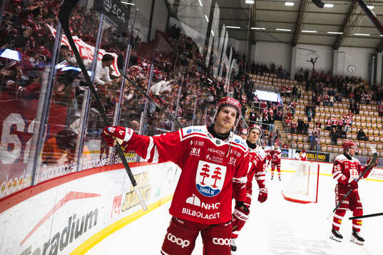 Timrås Linus Nässén jublar
