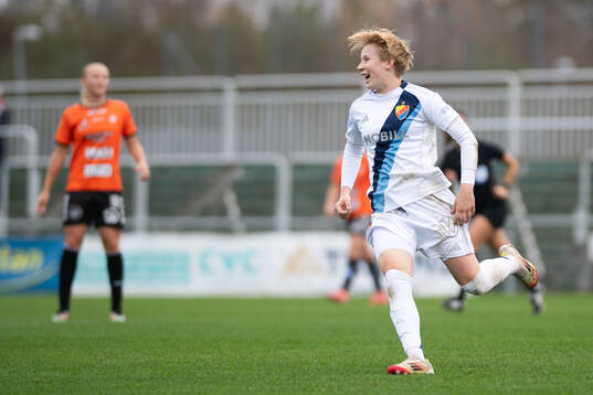 Djurgårdens Olivia Ulenius jublar