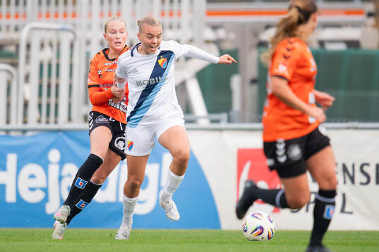 Kristianstads Tilda Sandén och Djurgårdens Elin Westlund