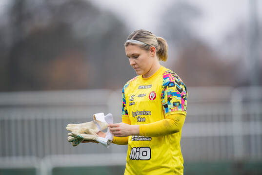 Kristianstads målvakt Moa Olsson deppar