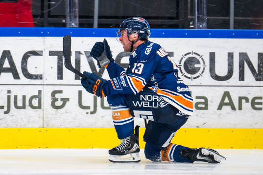 Växjös Dylan Mclaughlin jublar