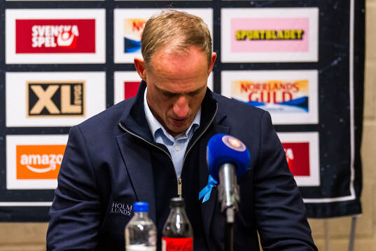 Linköpings tränare Mikael Håkanson deppar