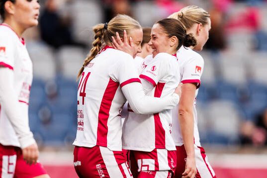 Bläddra bland fler bilder av Fotboll, Elitettan, IK Uppsala - Umeå