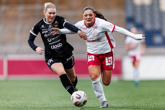 Umeås Cecilia Ek och IK Uppsalas Amelia Olofsson