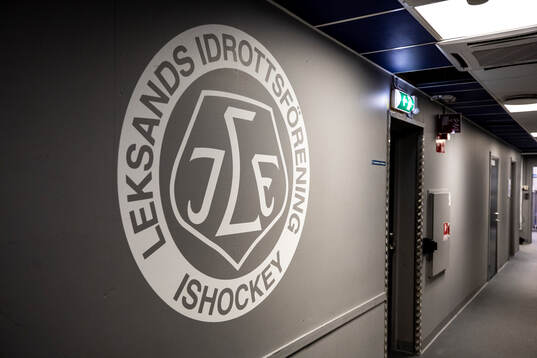Leksands logo innan ishockeymatchen i SHL mellan Leksand