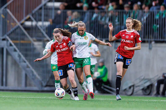 IFK Norrköpings Carrie Jones och Hammarbys Ellen Wangerheim