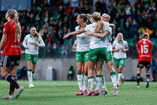 Hammarbys Julie Blakstad jublar