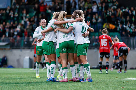 Hammarbys Julie Blakstad jublar