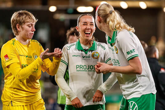 Hammarbys Athinna Persson Lundgren jublar