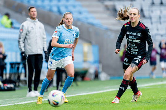 Malmö FFs Katariina Kosola och Piteås Asla Johannesen