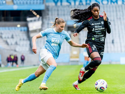 Malmö FFs Katariina Kosola och Piteås Sharon Sampson