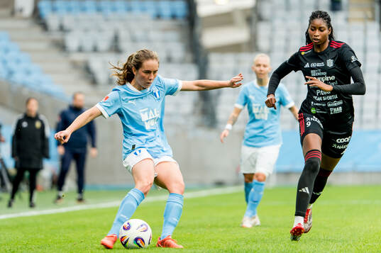 Malmö FFs Matilda Kristell och Piteås Sharon Sampson