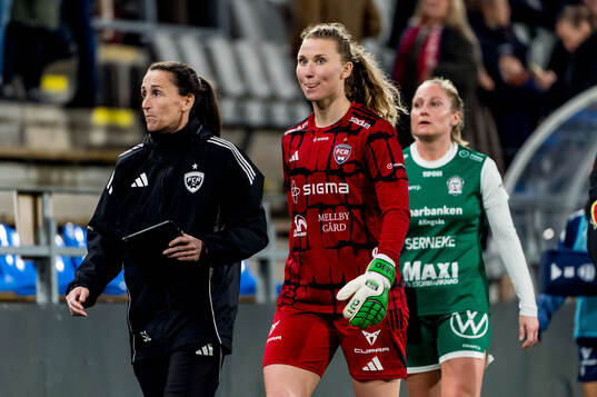 Rosengårds målvakt Samantha Leshnak Murphy deppar