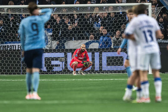 Djurgårdens målvakt Filip Manojlovic deppar
