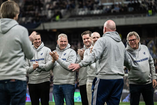 Djurgårdens vd Henrik Berggren tackas av
