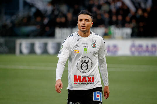 Örebros Ahmed Yasin deppar fotbollsmatchen i Superettan
