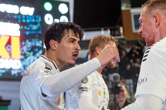 Örebros Antonio Yakoub jublar