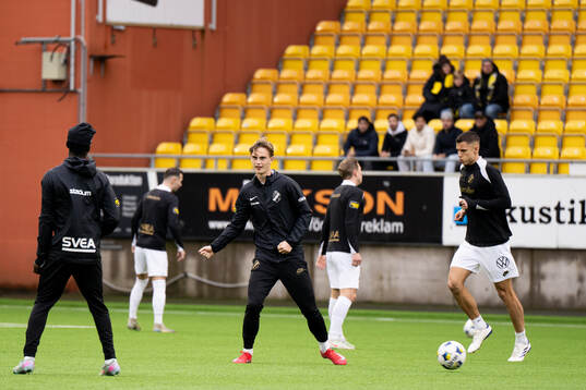 AIKs spelare värmer upp