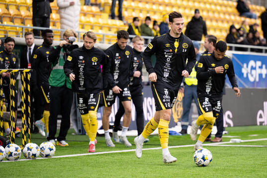 Elfsborgs Simon Olsson kommer in till uppvärmning