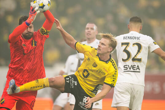 AIKs målvakt Kristoffer Nordfeldt och Elfsborgs Per Frick
